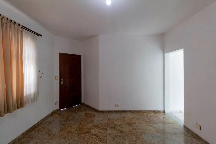 Casa à venda com 4 quartos, 255m² - Foto 4