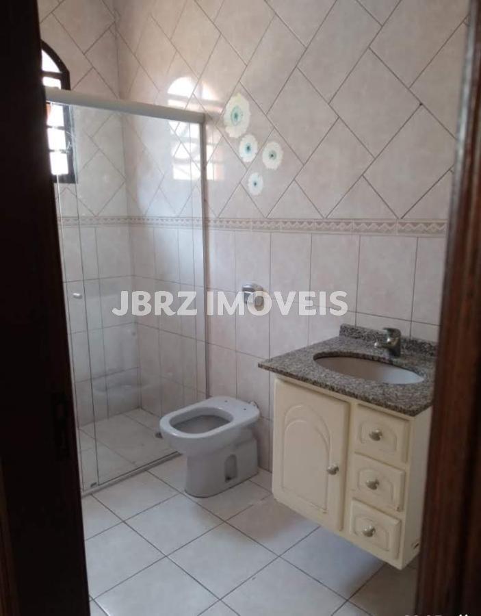 Casa para alugar com 4 quartos, 300m² - Foto 5