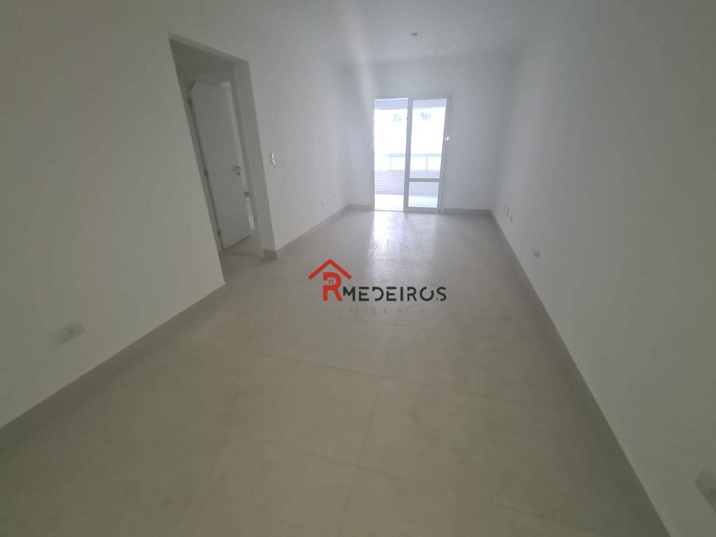 Apartamento à venda com 3 quartos, 96m² - Foto 2