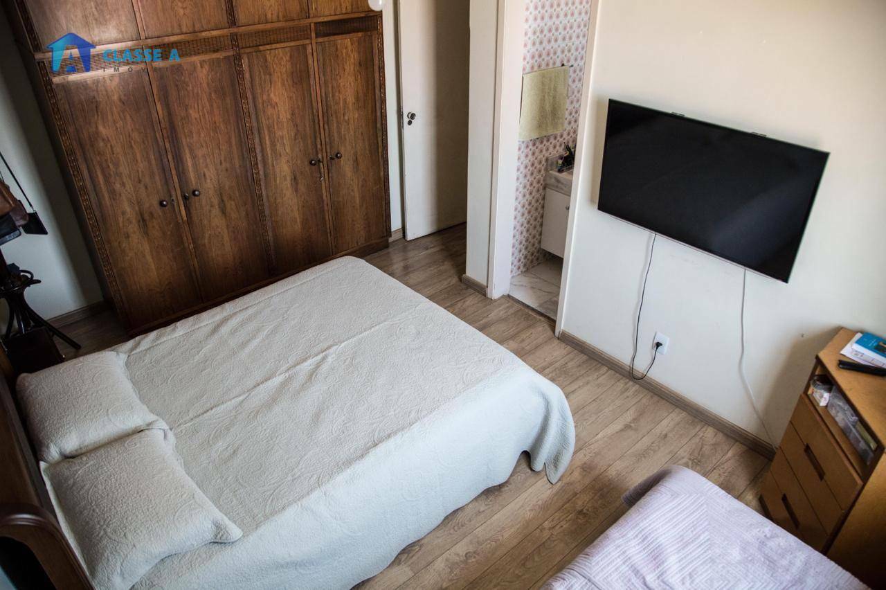 Apartamento à venda com 3 quartos, 140m² - Foto 8