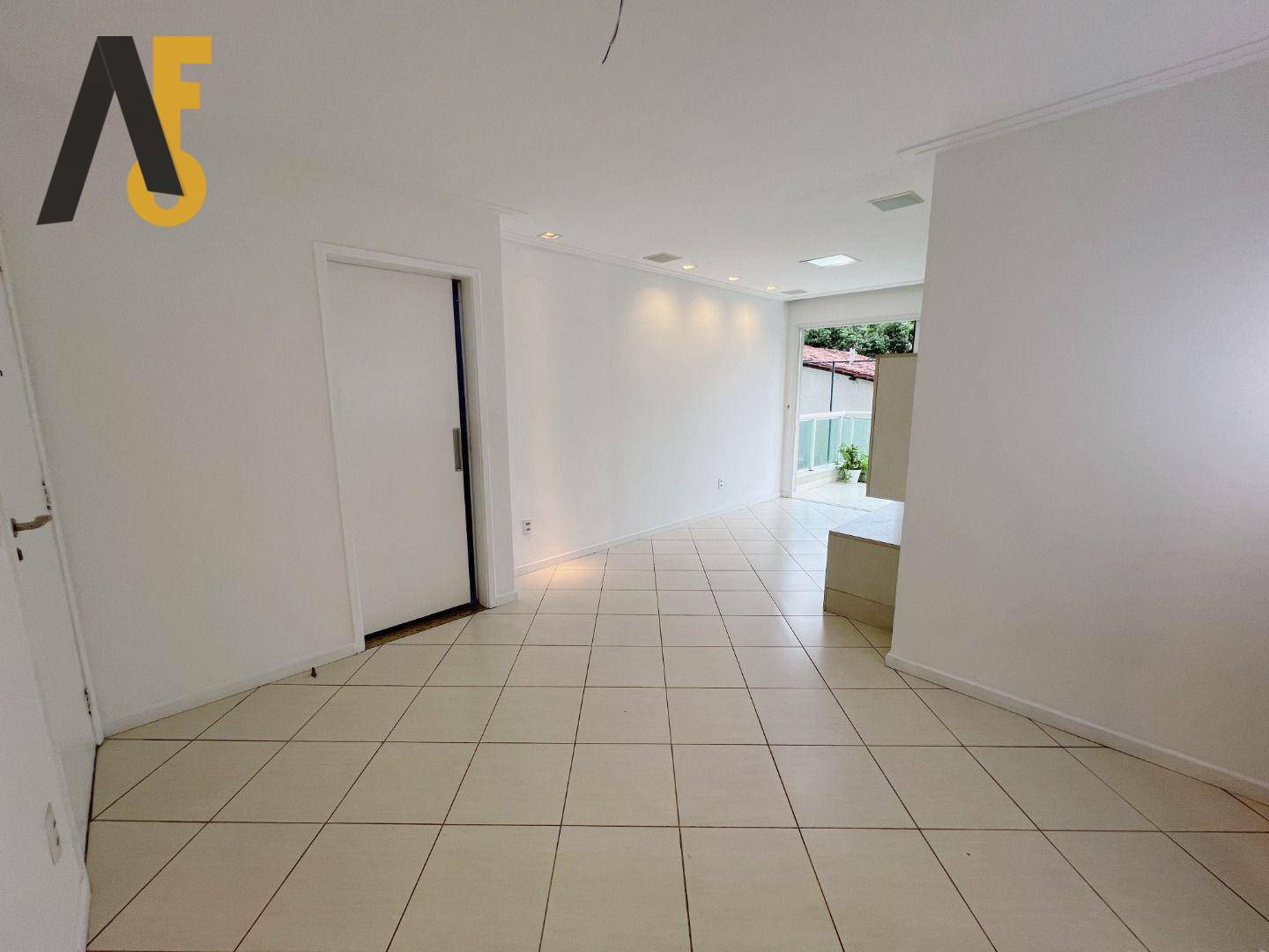 Apartamento à venda com 2 quartos, 80m² - Foto 7