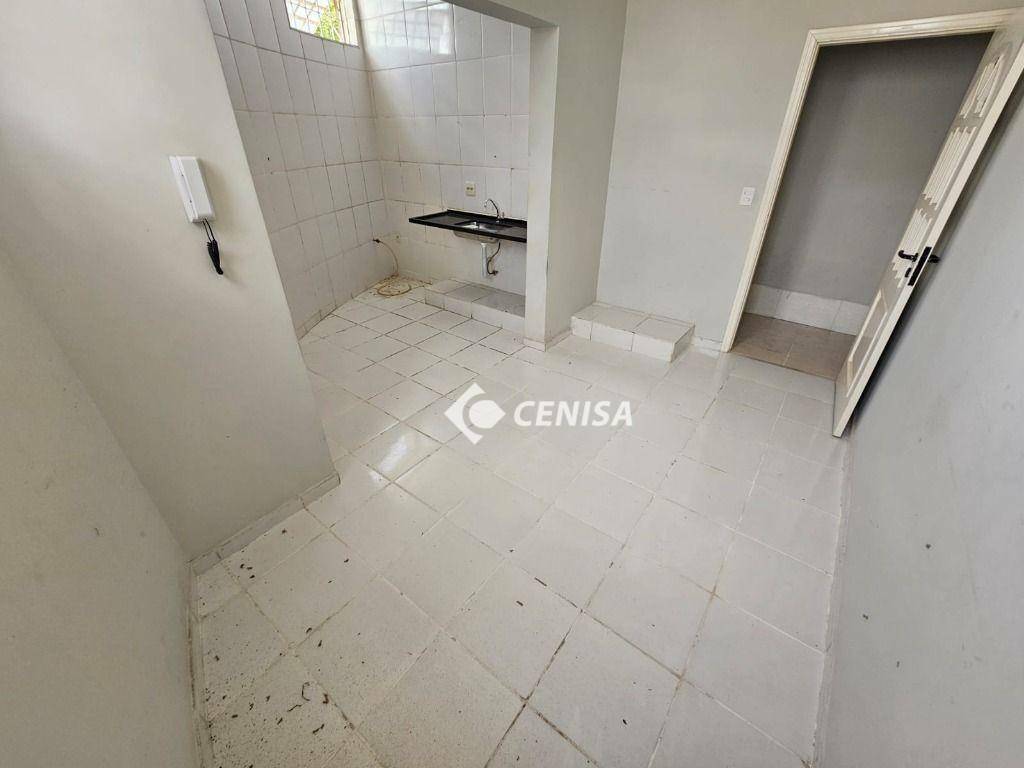 Casa à venda e aluguel com 2 quartos, 178m² - Foto 13