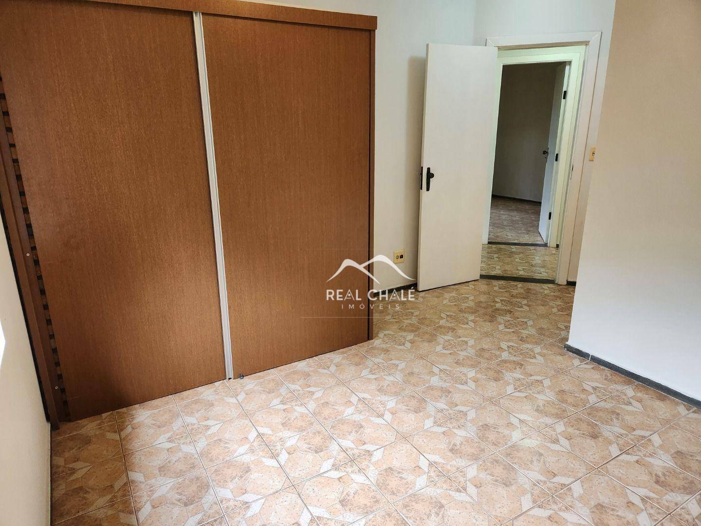 Casa de Condomínio à venda com 3 quartos, 260m² - Foto 3