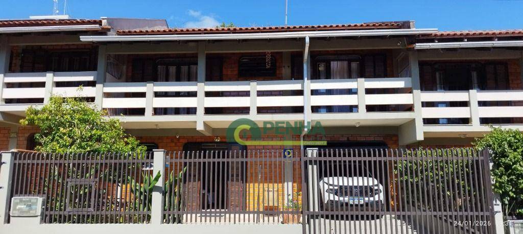 Casa, 4 quartos, 153 m² - Foto 1