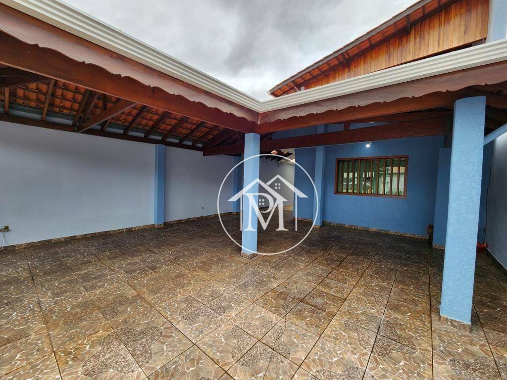 Casa à venda com 3 quartos, 160m² - Foto 1