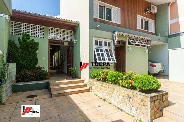 Casa à venda com 3 quartos, 310m² - Foto 2