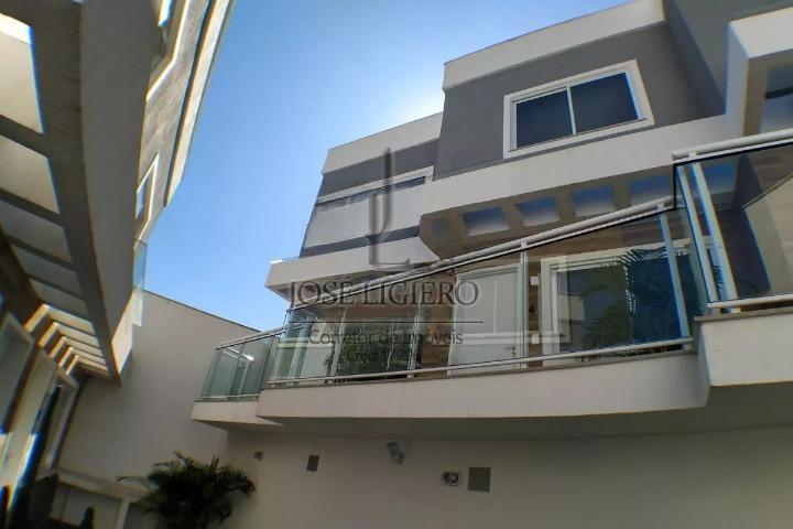 Casa à venda com 2 quartos, 72m² - Foto 4