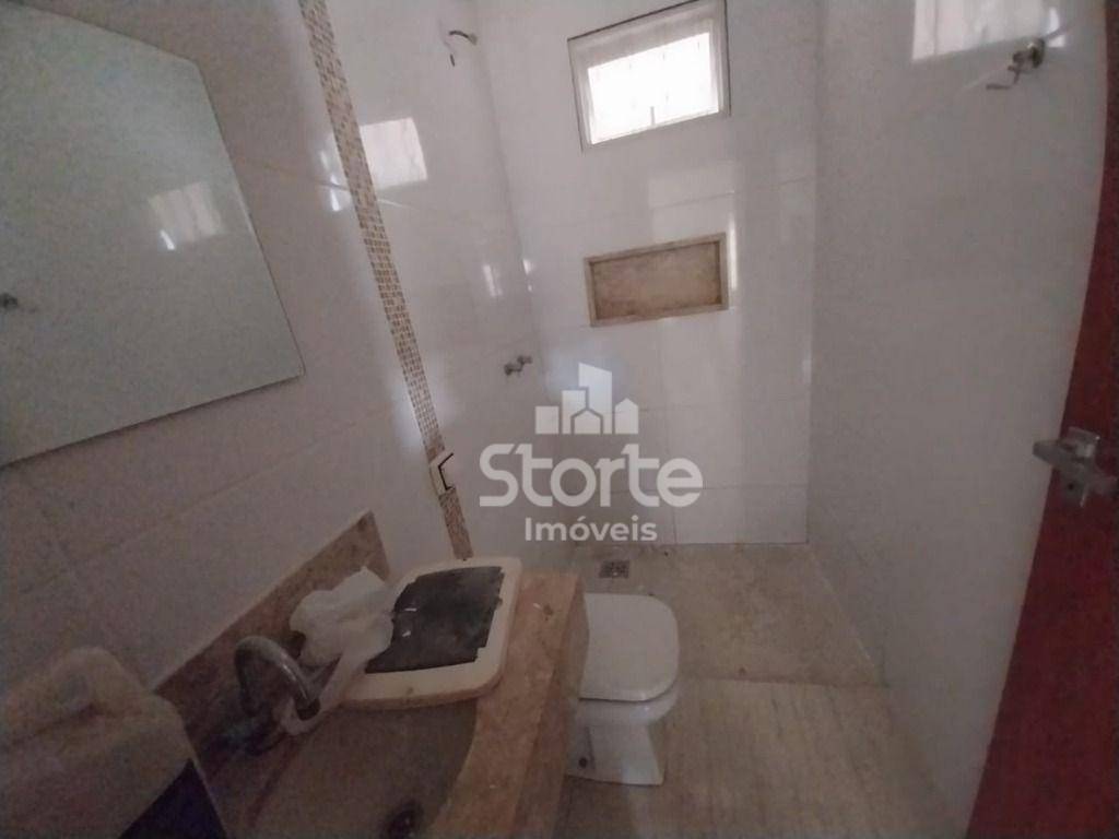 Casa para alugar com 3 quartos, 120m² - Foto 11