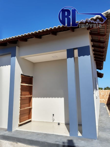 Casa à venda com 3 quartos, 70m² - Foto 2