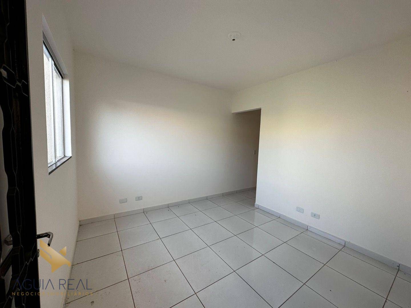 Casa à venda com 2 quartos, 50m² - Foto 2