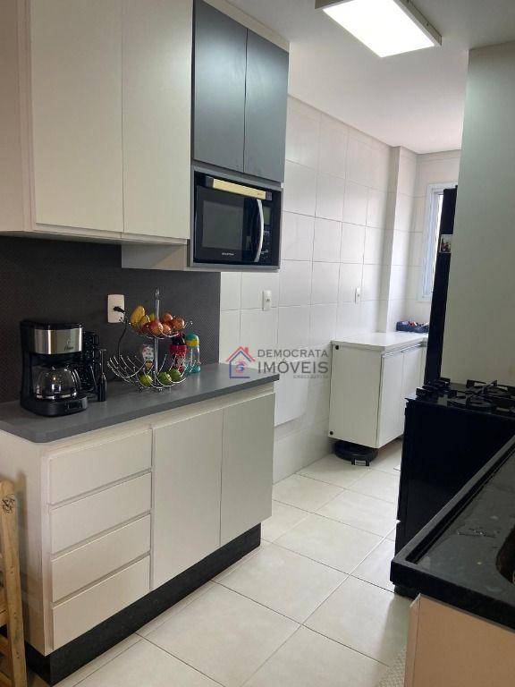 Apartamento à venda com 2 quartos, 56m² - Foto 13