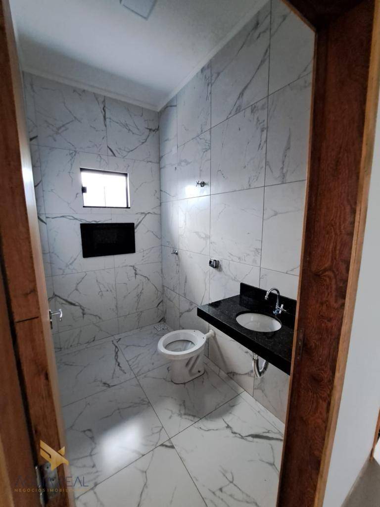 Casa à venda com 3 quartos, 90m² - Foto 4