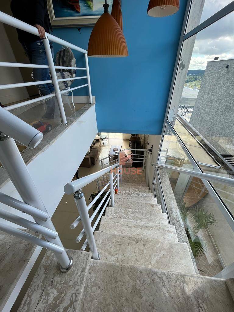 Casa de Condomínio à venda com 4 quartos, 236m² - Foto 15