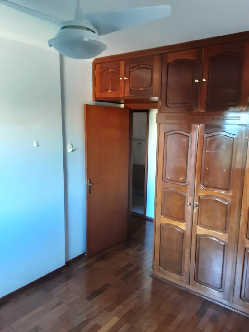 Apartamento à venda com 3 quartos, 125m² - Foto 2