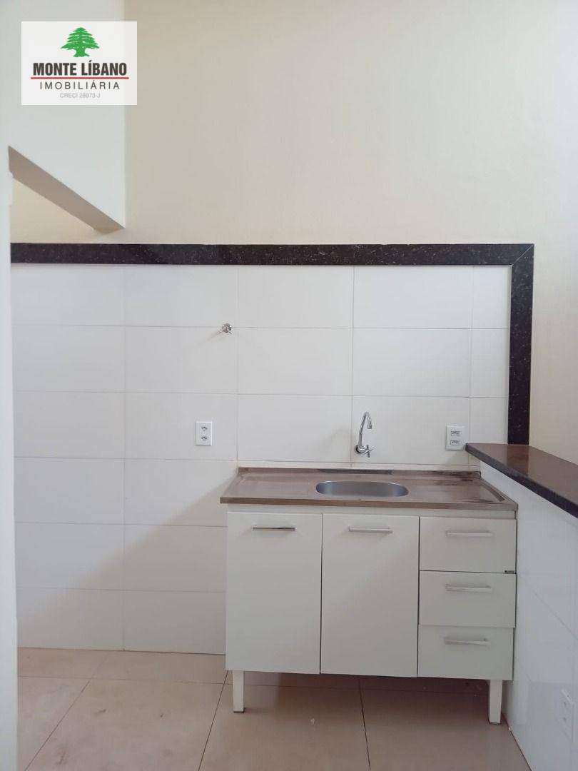 Casa para alugar com 1 quarto, 1m² - Foto 4