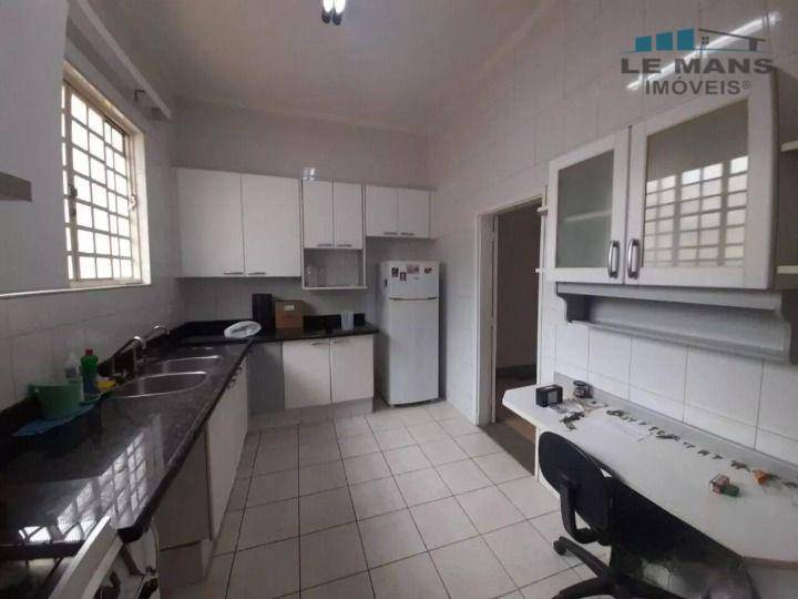 Casa para alugar com 4 quartos, 367m² - Foto 15