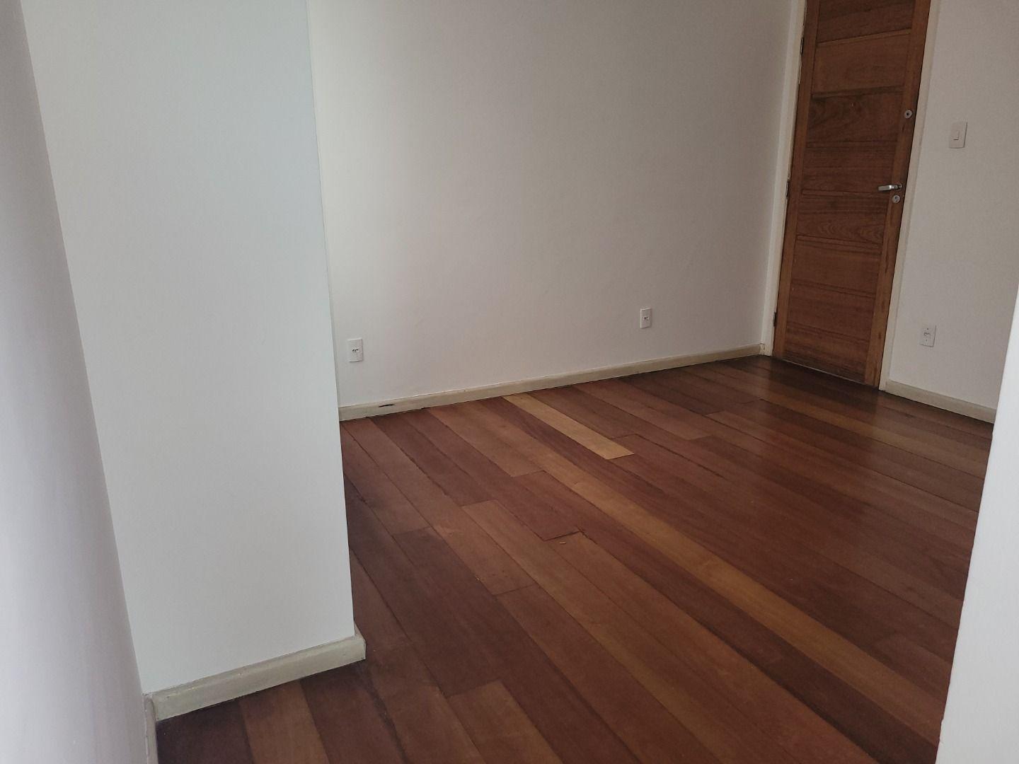 Apartamento à venda com 2 quartos, 72m² - Foto 4