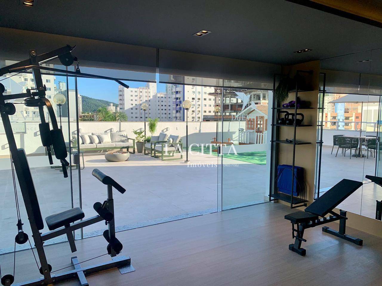 Apartamento para alugar com 2 quartos, 63m² - Foto 11