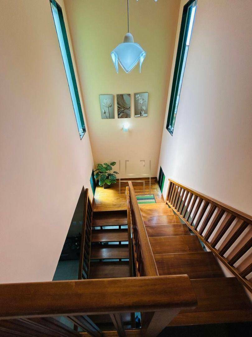 Casa à venda com 4 quartos, 300m² - Foto 12