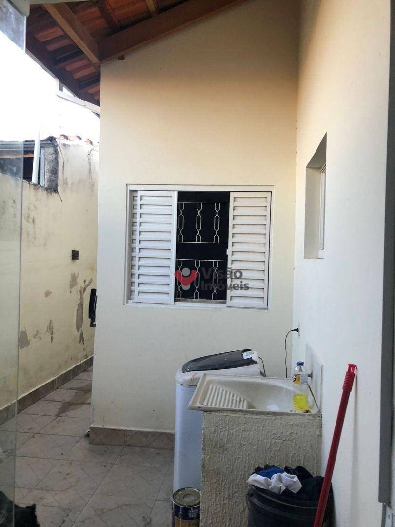 Casa à venda com 2 quartos, 60m² - Foto 5