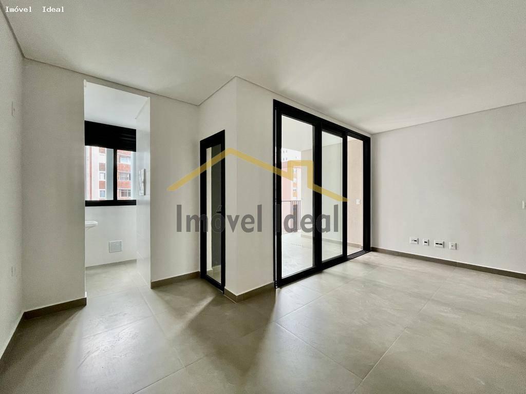 Apartamento à venda com 3 quartos, 144m² - Foto 2