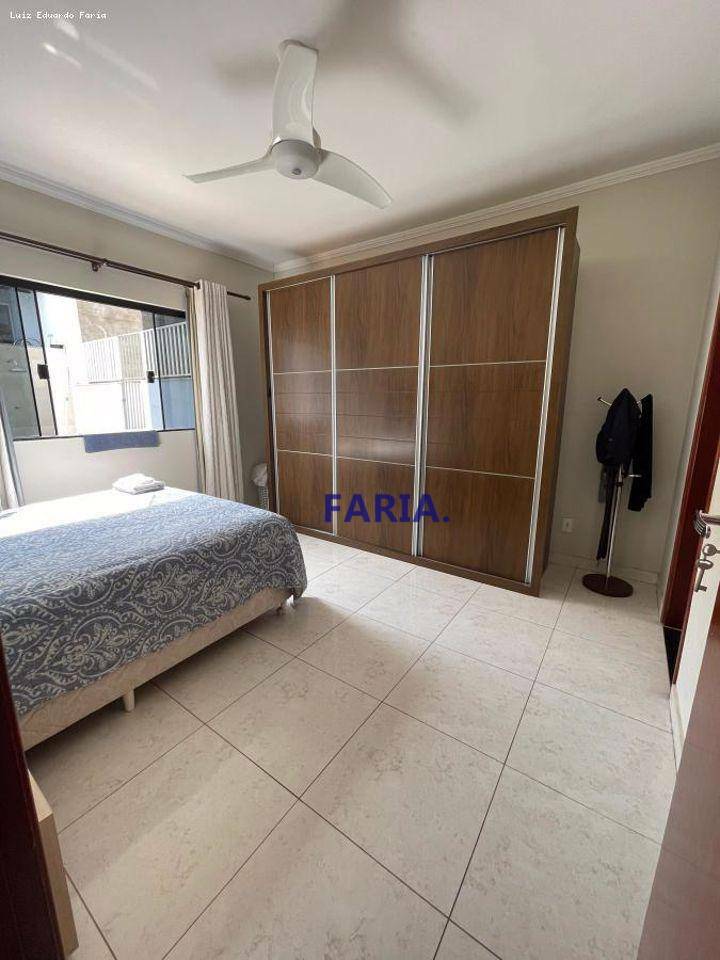 Casa à venda com 3 quartos, 200m² - Foto 13