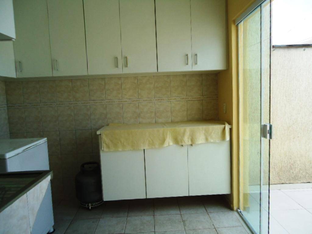 Casa à venda com 3 quartos, 450m² - Foto 14
