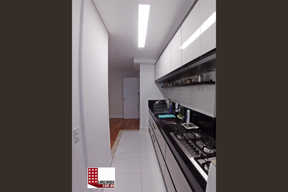 Apartamento à venda com 3 quartos, 190m² - Foto 4