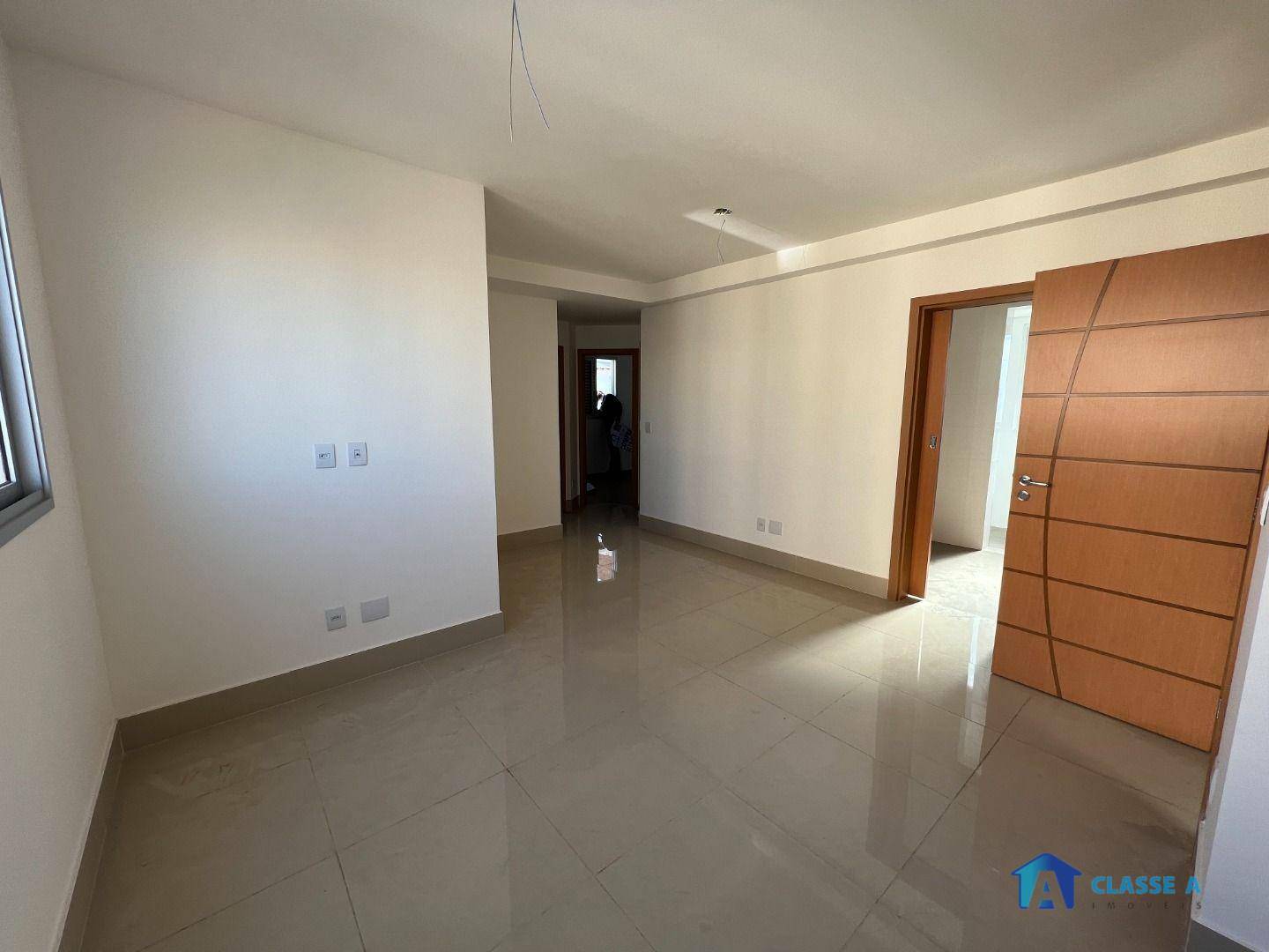 Apartamento à venda com 3 quartos, 74m² - Foto 1