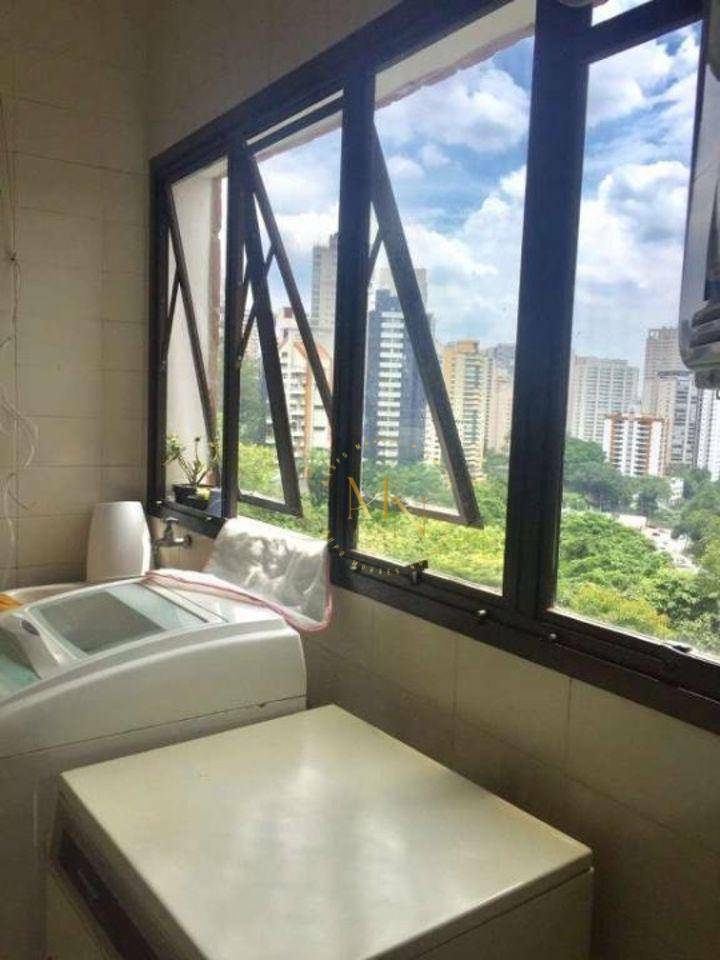 Apartamento à venda com 3 quartos, 200m² - Foto 14