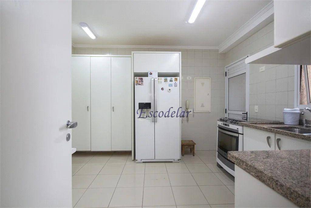 Apartamento à venda com 4 quartos, 195m² - Foto 18