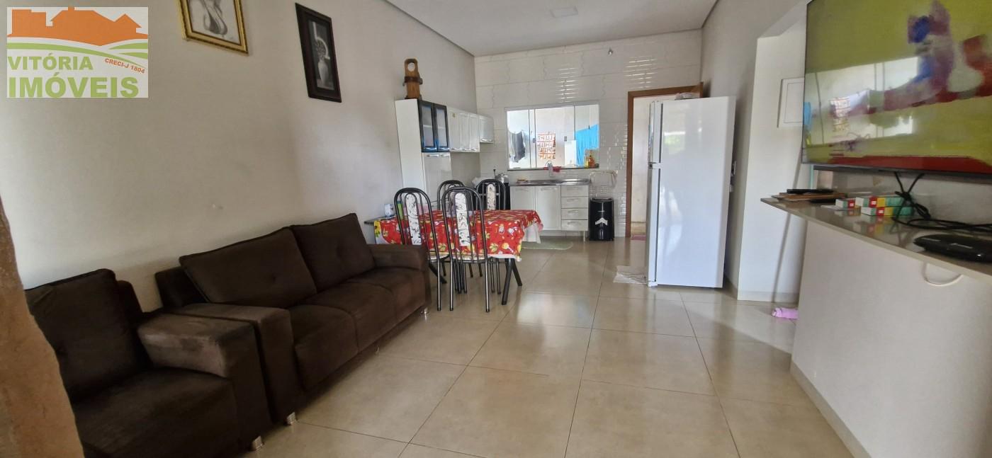 Casa à venda com 3 quartos, 70m² - Foto 3