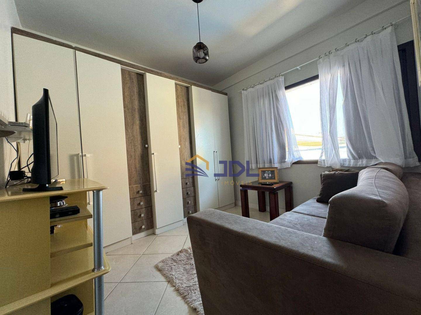 Casa à venda com 4 quartos, 210m² - Foto 29