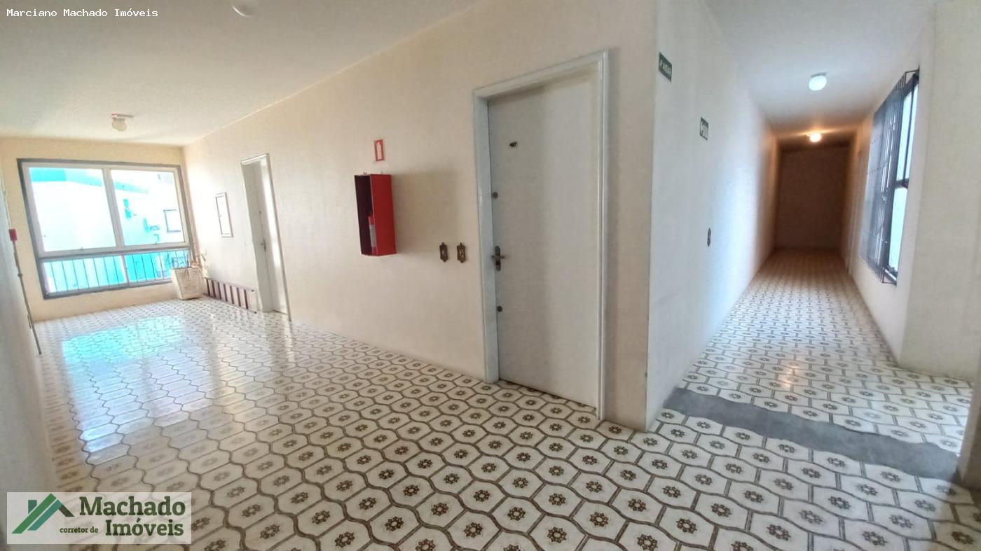 Apartamento à venda com 3 quartos, 128m² - Foto 2