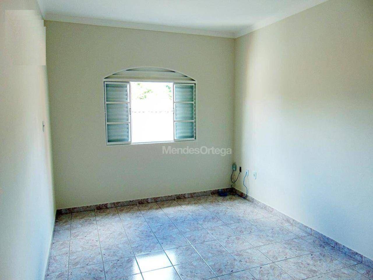 Casa à venda com 3 quartos, 230m² - Foto 14