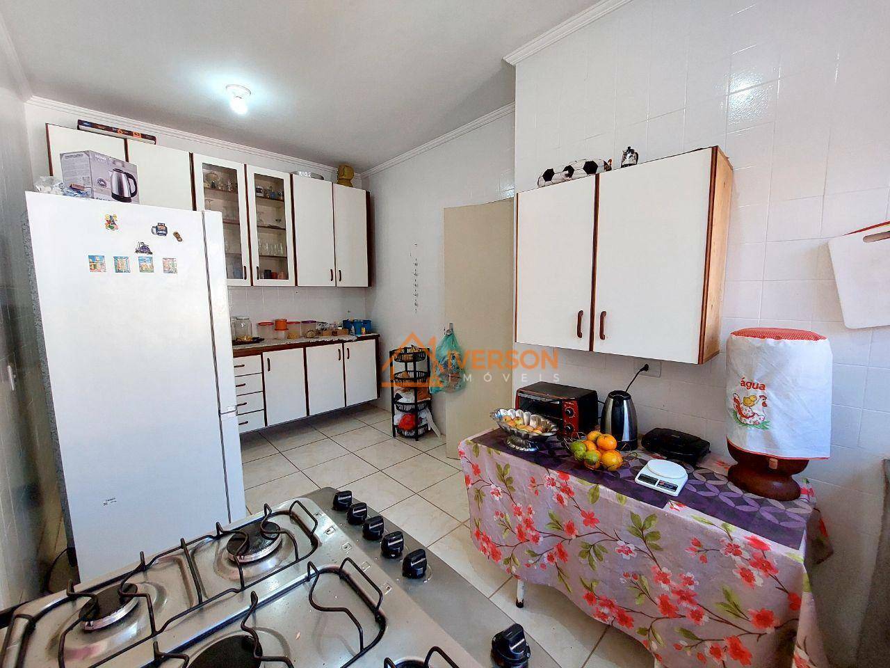 Casa, 4 quartos, 200 m² - Foto 3