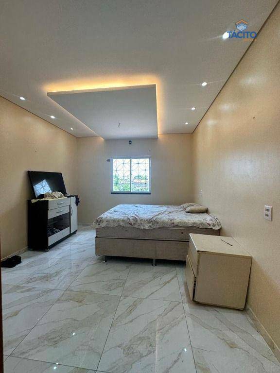 Casa à venda com 4 quartos, 280m² - Foto 2