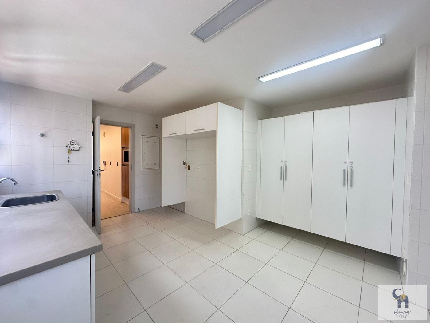 Apartamento para alugar com 4 quartos, 278m² - Foto 22