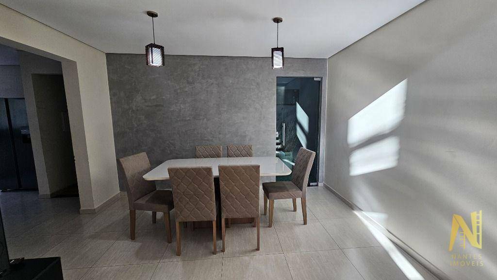 Casa à venda com 5 quartos, 271m² - Foto 4