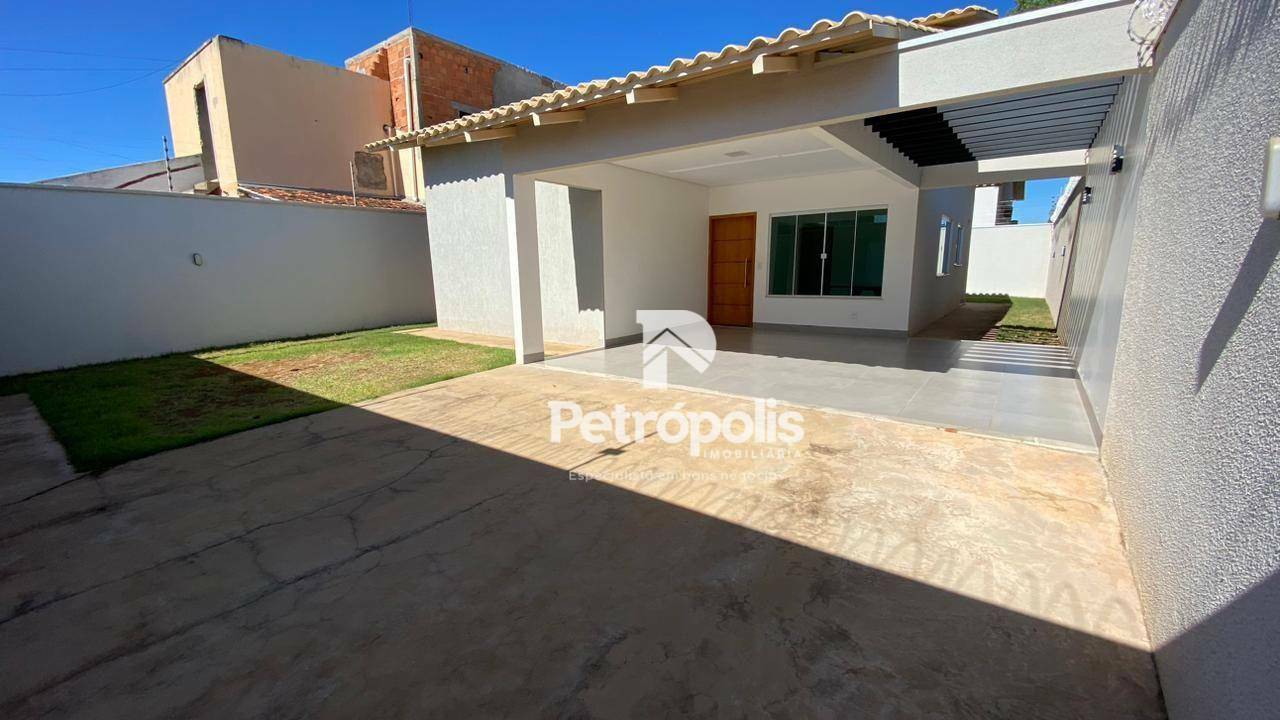 Casa à venda com 3 quartos, 119m² - Foto 2