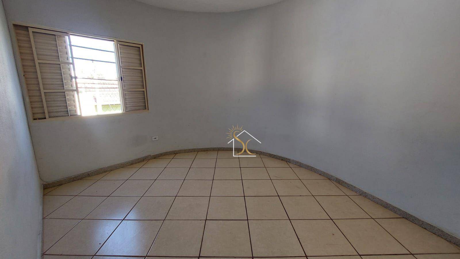 Casa para alugar com 2 quartos, 130m² - Foto 11
