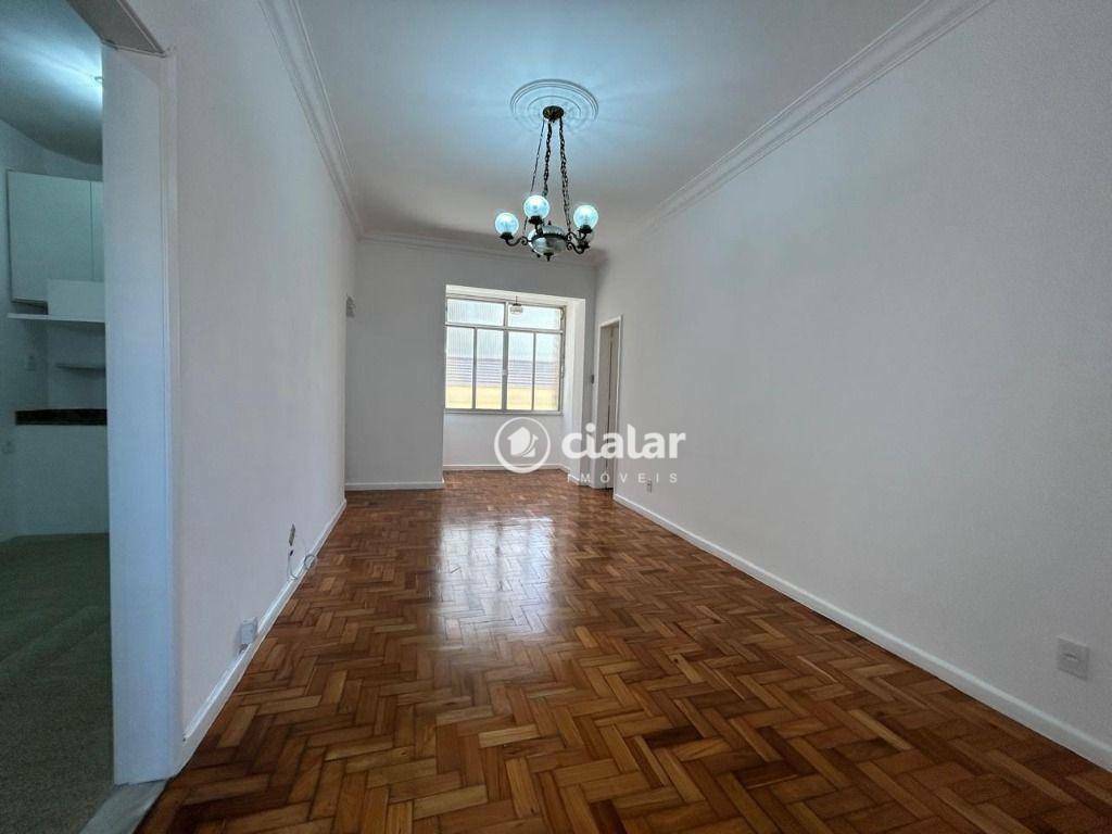 Apartamento à venda com 2 quartos, 72m² - Foto 4