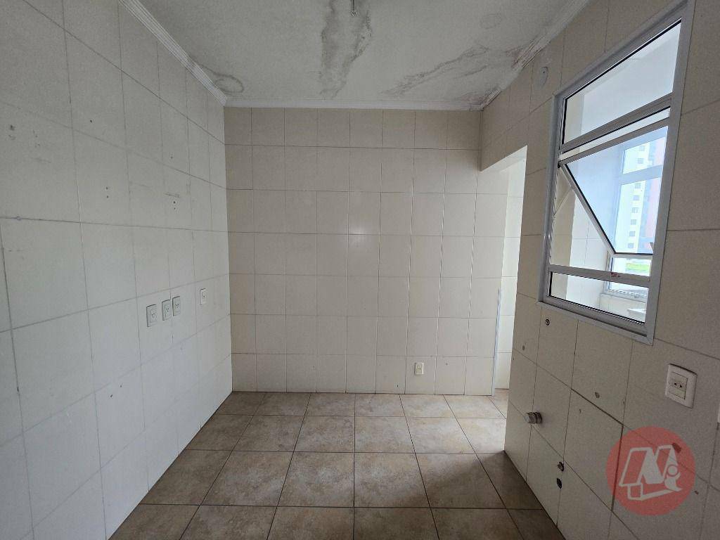 Apartamento para alugar com 3 quartos, 100m² - Foto 6