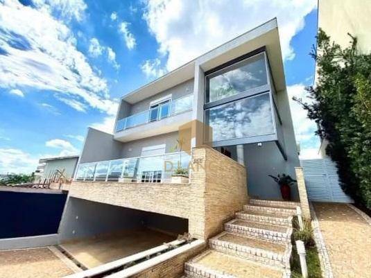 Casa de Condomínio à venda com 4 quartos, 340m² - Foto 1