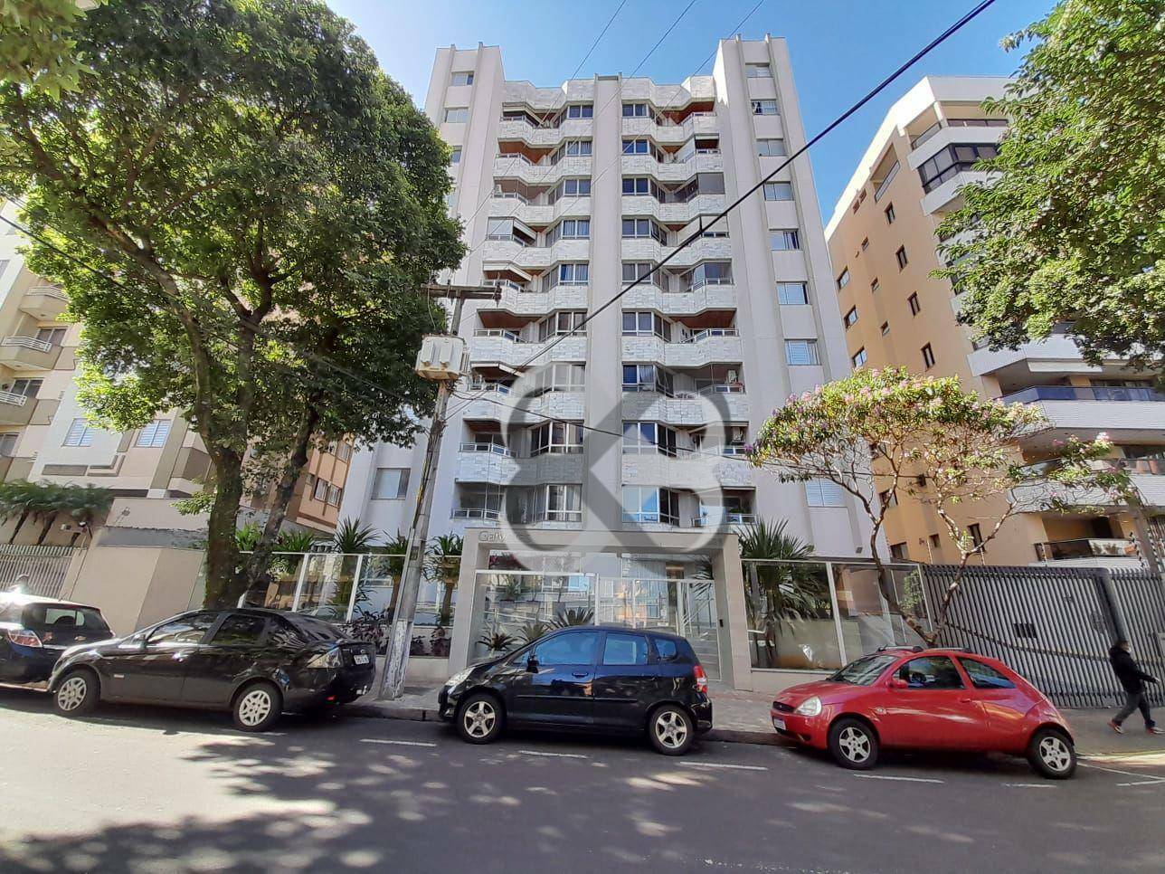 Apartamento à venda com 3 quartos, 140m² - Foto 2