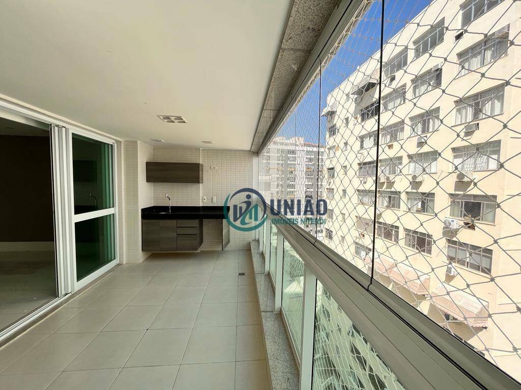 Apartamento à venda com 4 quartos, 158m² - Foto 2