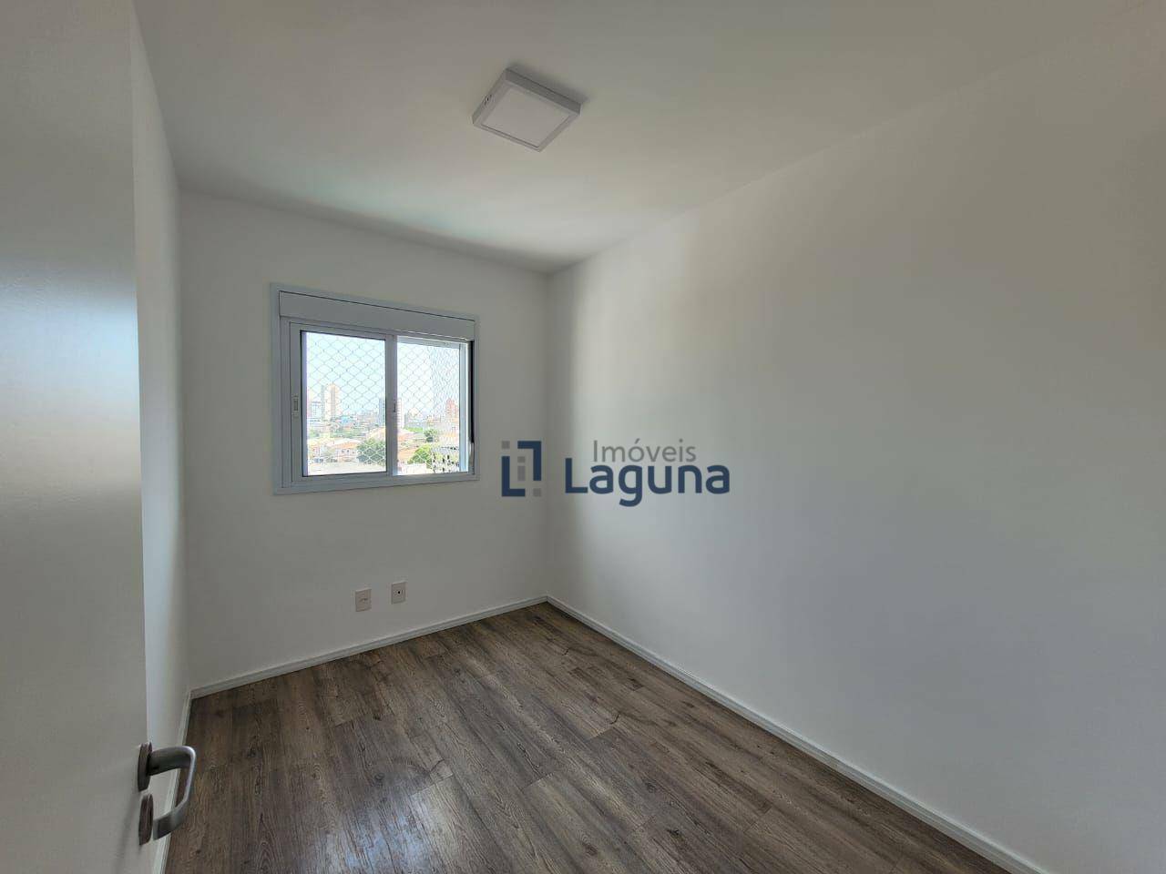 Apartamento para alugar com 3 quartos, 76m² - Foto 18
