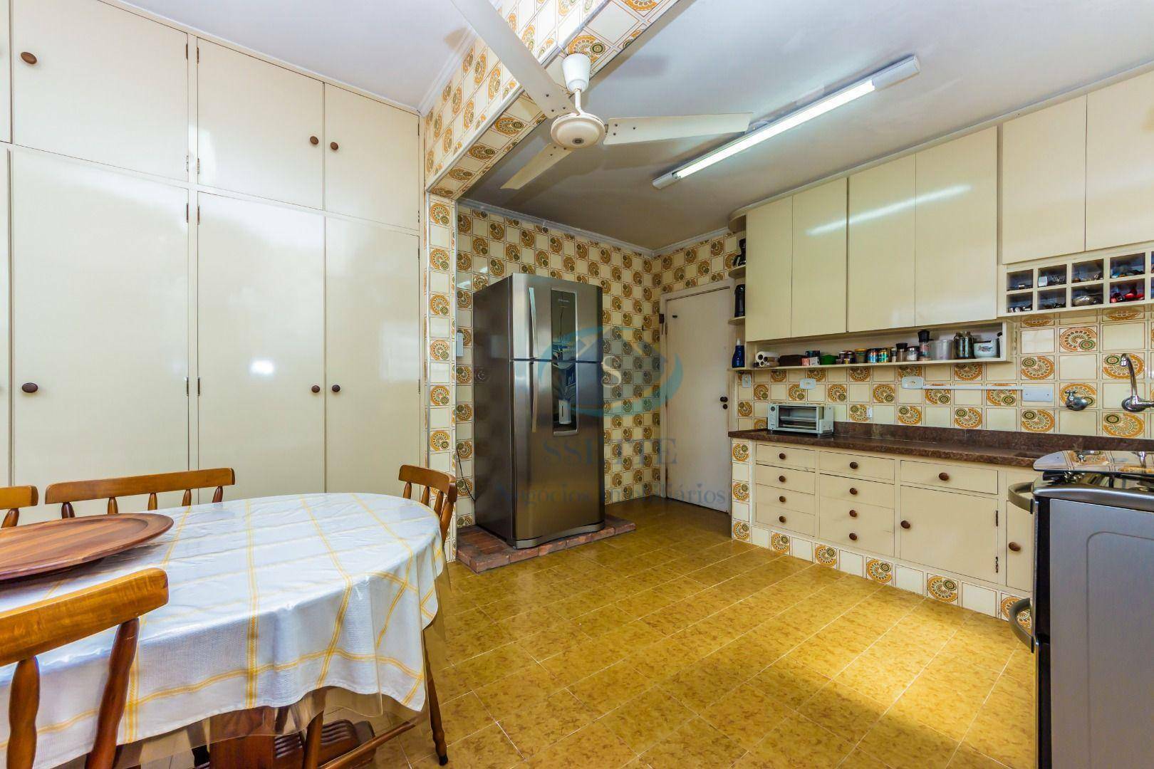 Casa à venda com 4 quartos, 300m² - Foto 10