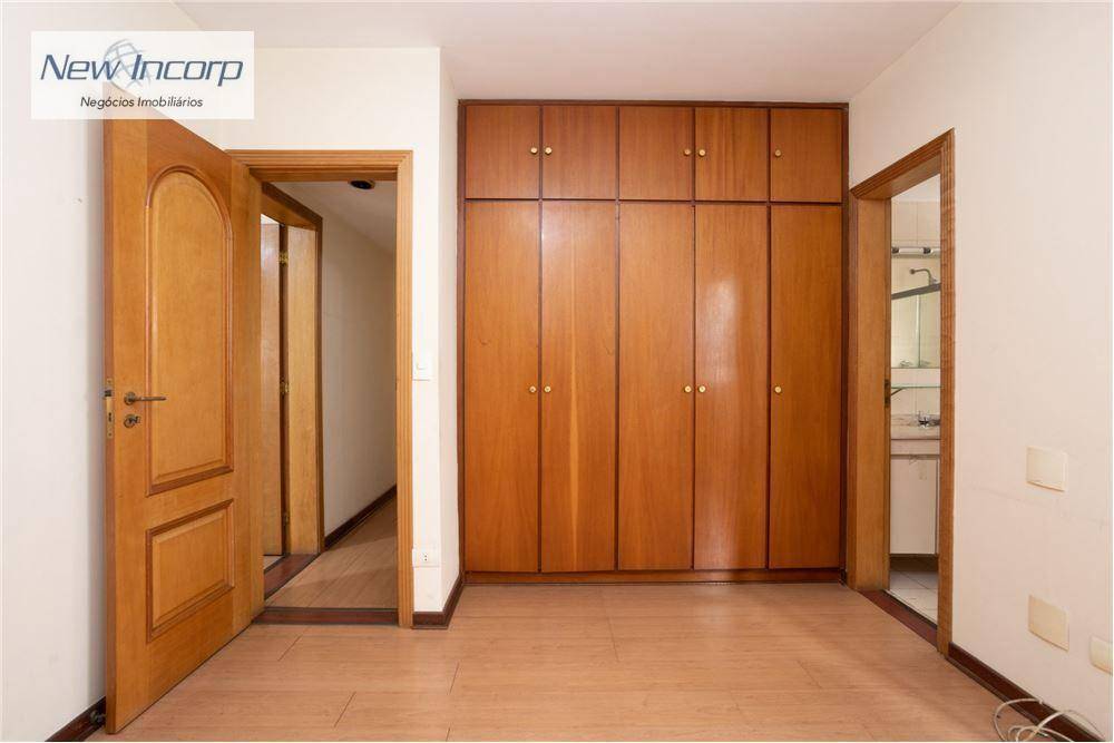 Apartamento à venda com 4 quartos, 204m² - Foto 15