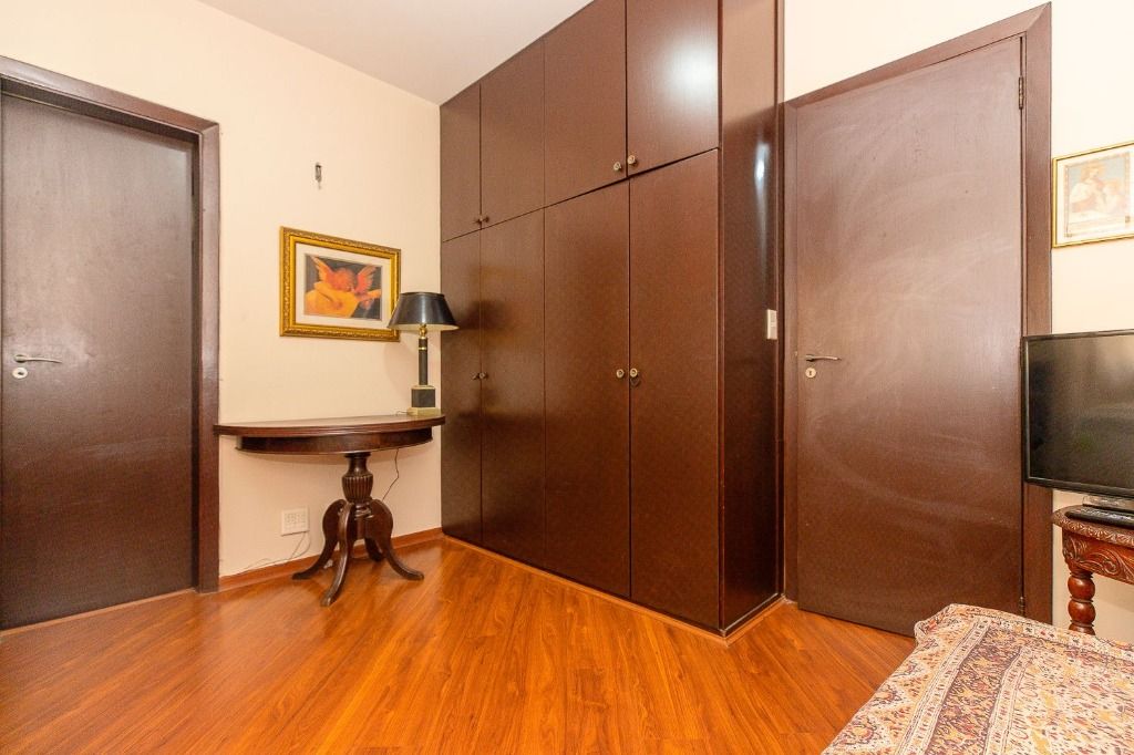 Apartamento à venda com 3 quartos, 156m² - Foto 11